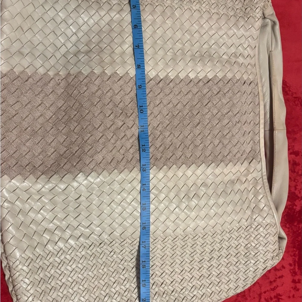 Bottega Veneta Cream  large Woven Tote - Picture 6 of 15